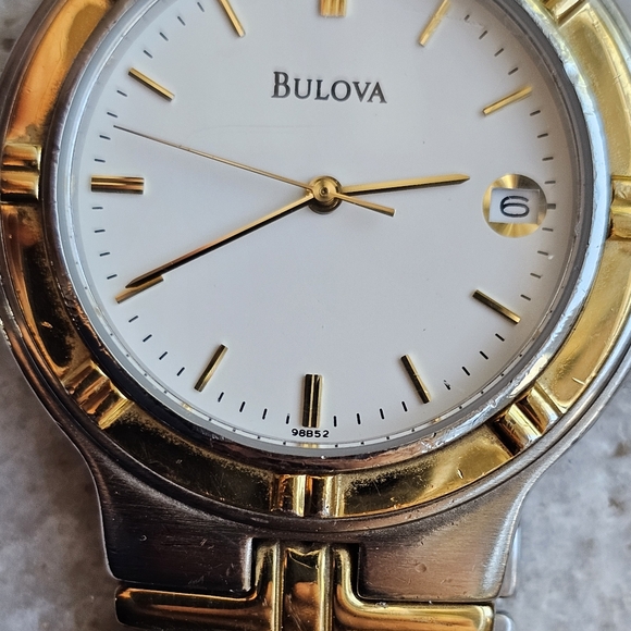 Bulova Infinity Collection wristwatch, two-tone. Unisex EUC! - Picture 10 of 16
